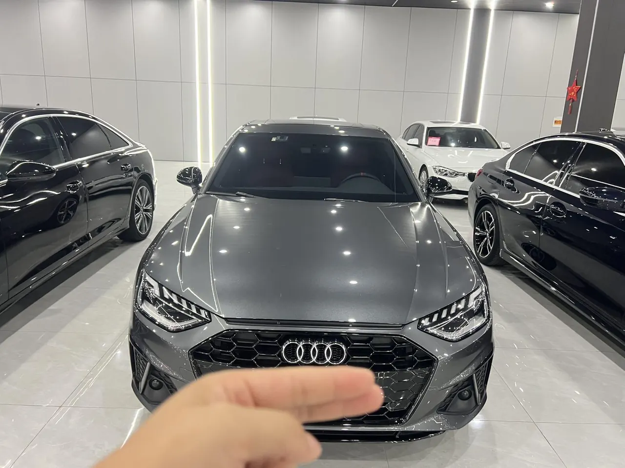 Audi 2025 A4L 2.0TFSI 40TFSI 2 million‑vehicle celebration edition, luxury sporty model, automatic transmission 2