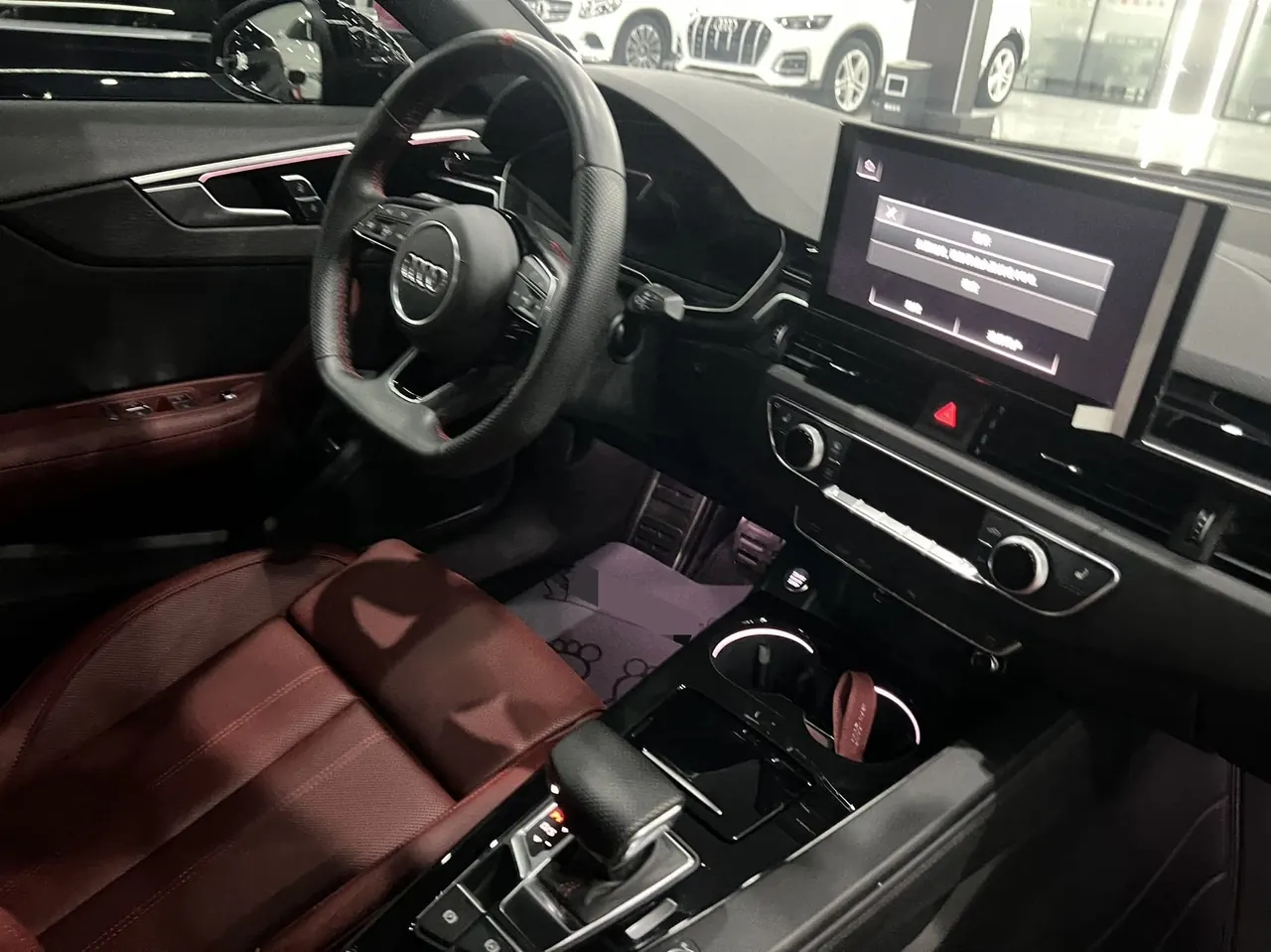Audi 2025 A4L 2.0TFSI 40TFSI 2 million‑vehicle celebration edition, luxury sporty model, automatic transmission 7