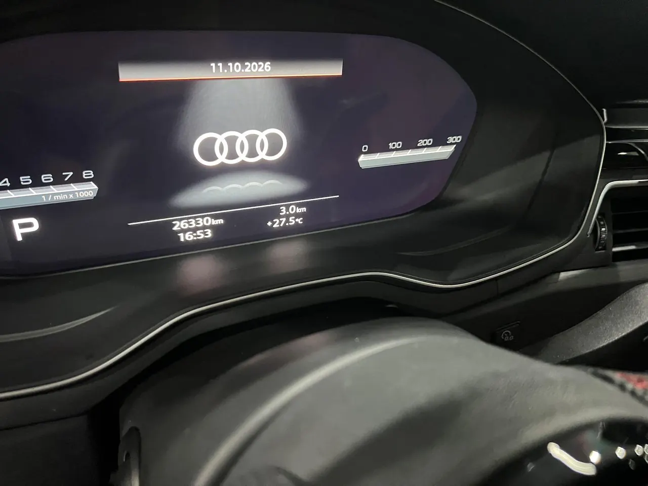Audi 2025 A4L 2.0TFSI 40TFSI 2 million‑vehicle celebration edition, luxury sporty model, automatic transmission 9