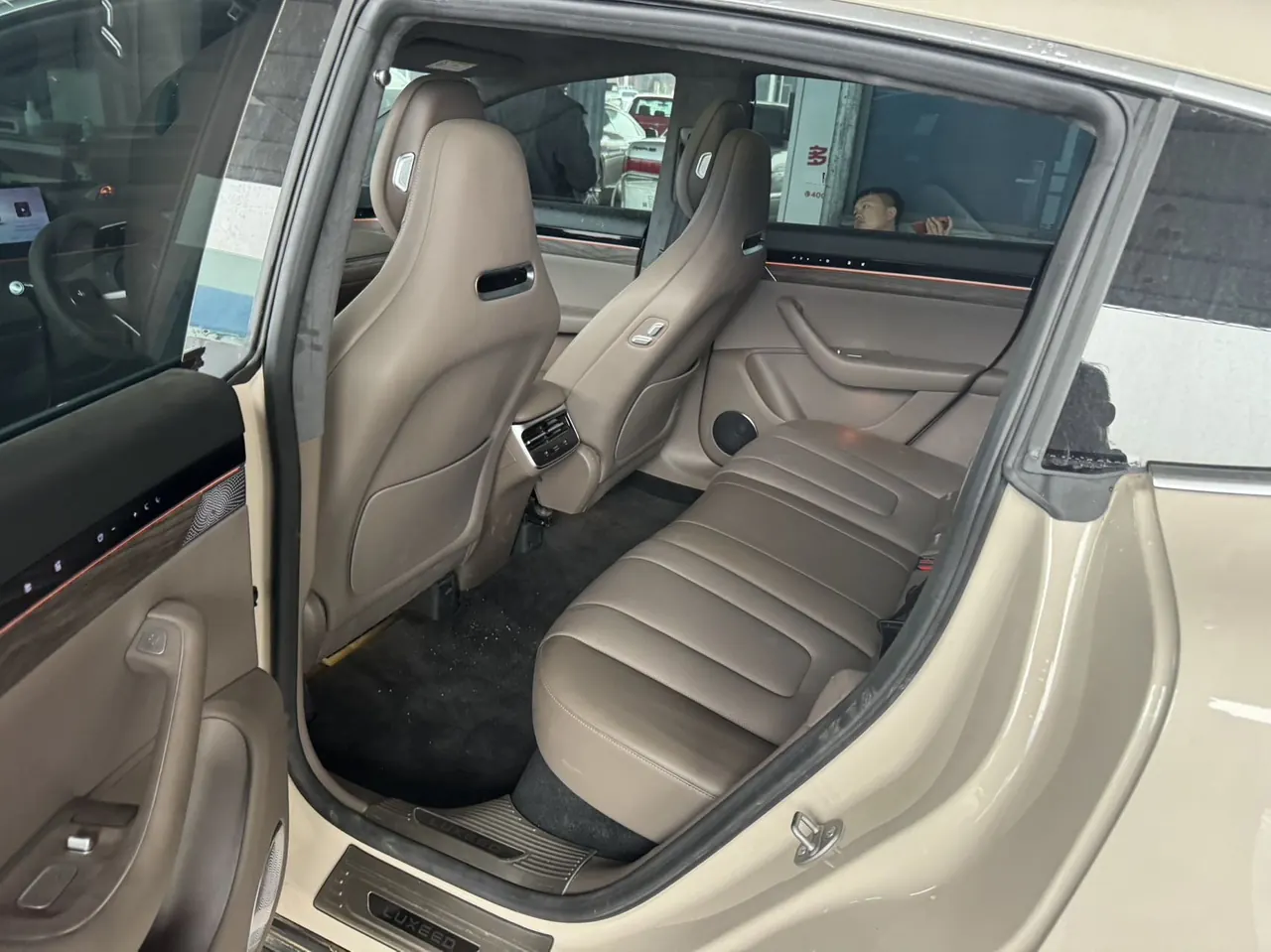 Intellectual 2024 R 7 667km Max automatic gear 3