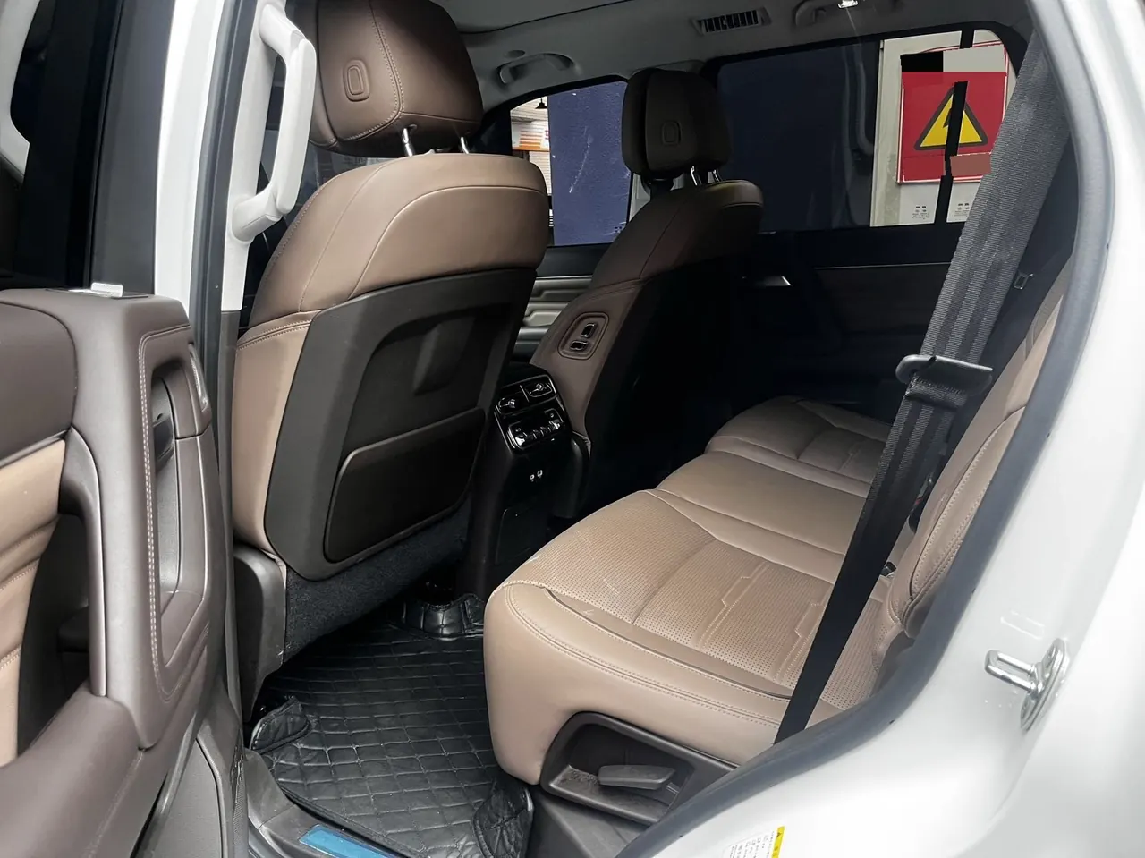 Beijing 2022 BJ60 48V 2.0T 11th Edition 7-seat Automatic Gear 4
