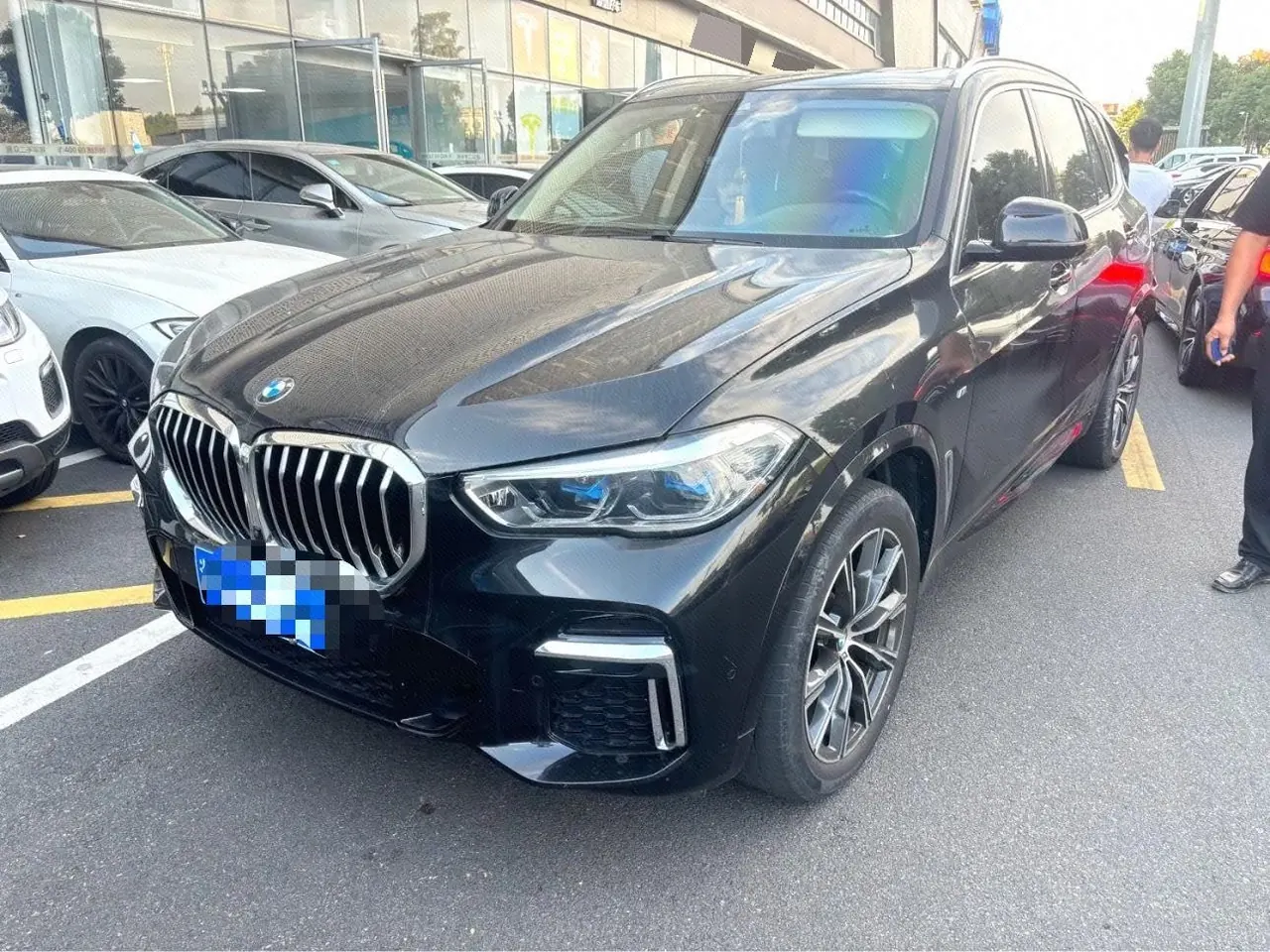 Open image lightbox: BMW 2022 X5 xDrive 30Li 2.0T exclusive m sports suit automatic gear