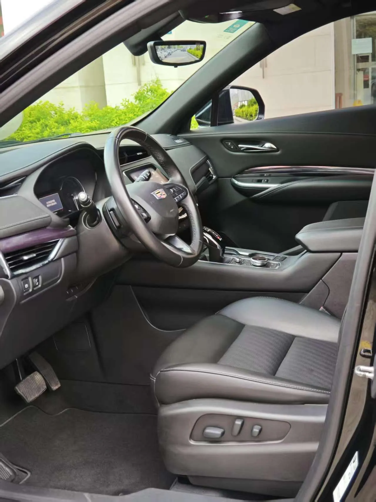 Cadillac 2020 XT4 2.0T 28T Two-Drive Leading Automatic Gear 4