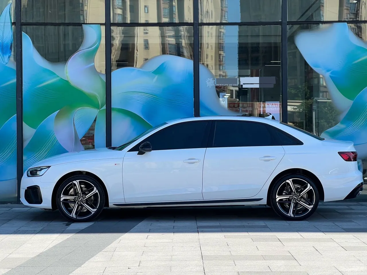 Audi 2024 A4L 2.0TFSI 40TFSI Deluxe Dynamic Automatic 3
