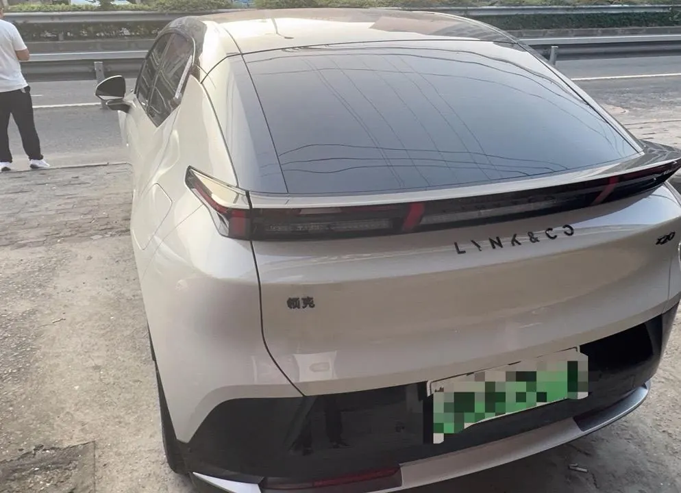 LYNK&amp;CO 2025 LYNK&amp;CO Z 20 530km Rear Drive Max Automatic 4