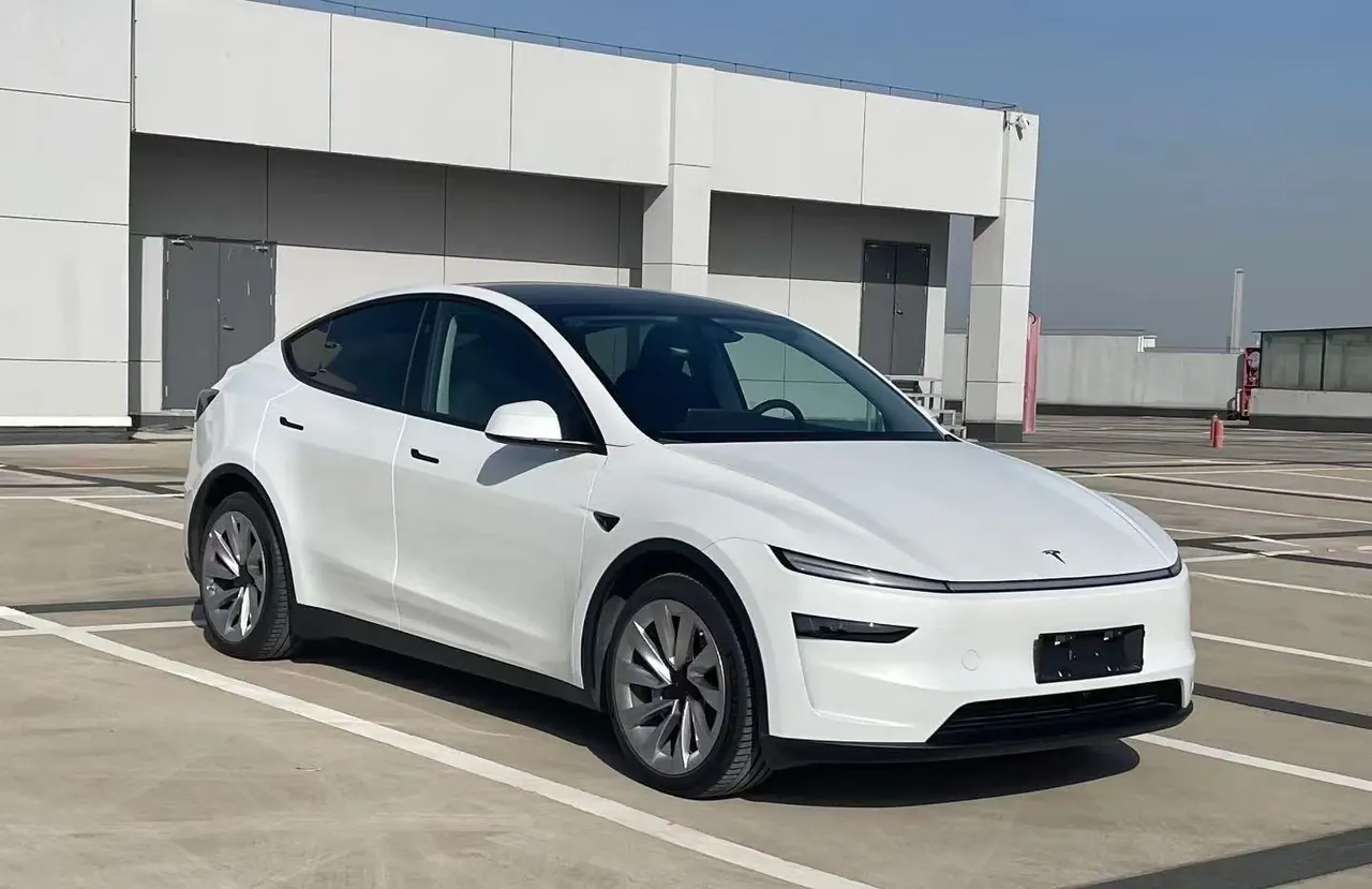 Tesla 2025 Model Y long endurance all-wheel drive version (modified) automatic gear 2