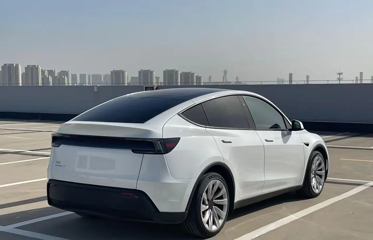 Tesla 2025 Model Y long endurance all-wheel drive version (modified) automatic gear 7