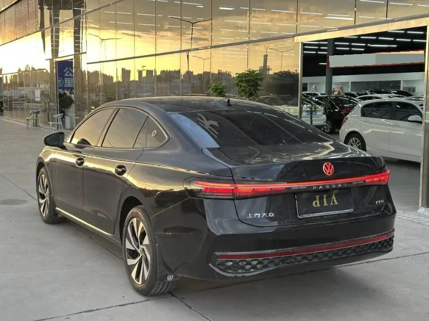 Volkswagen 2025 Passat Pro 2.0TSI 380TSI Star Dragon Edition Automatic 6