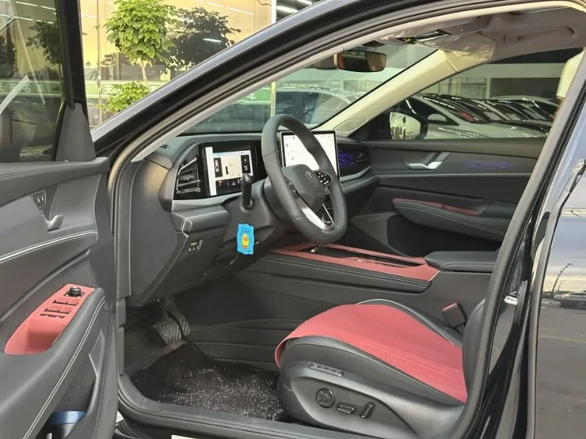 Volkswagen 2025 Passat Pro 2.0TSI 380TSI Star Dragon Edition Automatic 7