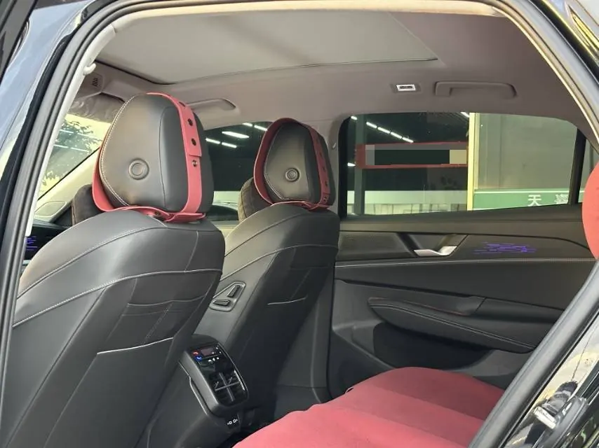 Volkswagen 2025 Passat Pro 2.0TSI 380TSI Star Dragon Edition Automatic 8