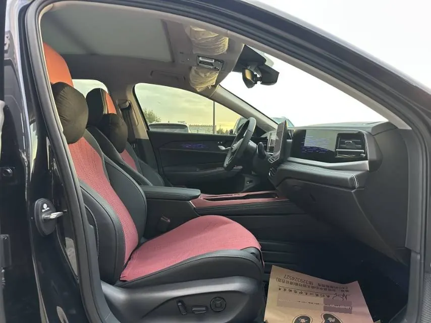 Volkswagen 2025 Passat Pro 2.0TSI 380TSI Star Dragon Edition Automatic 9