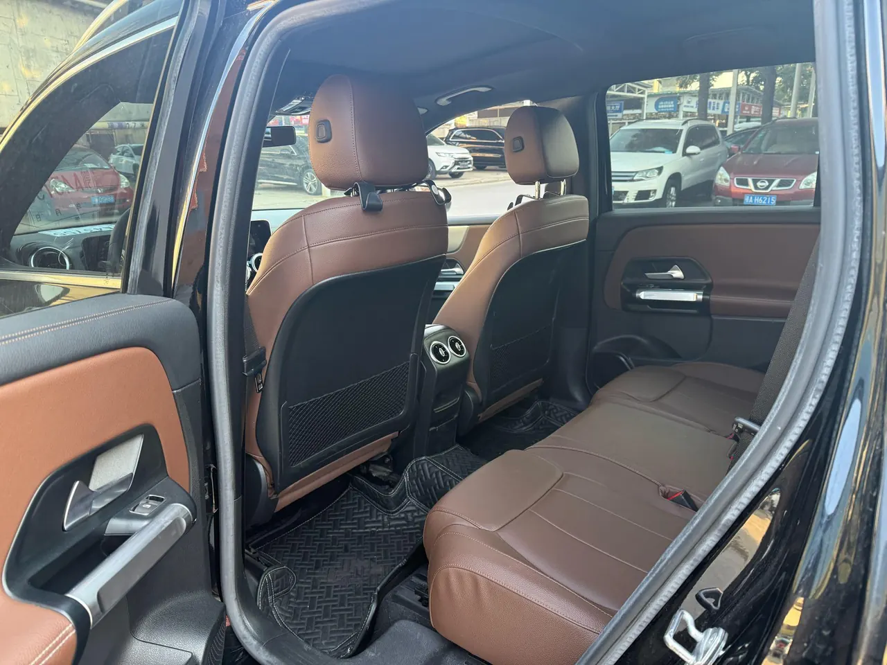Mercedes Benz 2020 GLB 180 1.3T Dynamic Automatic 3