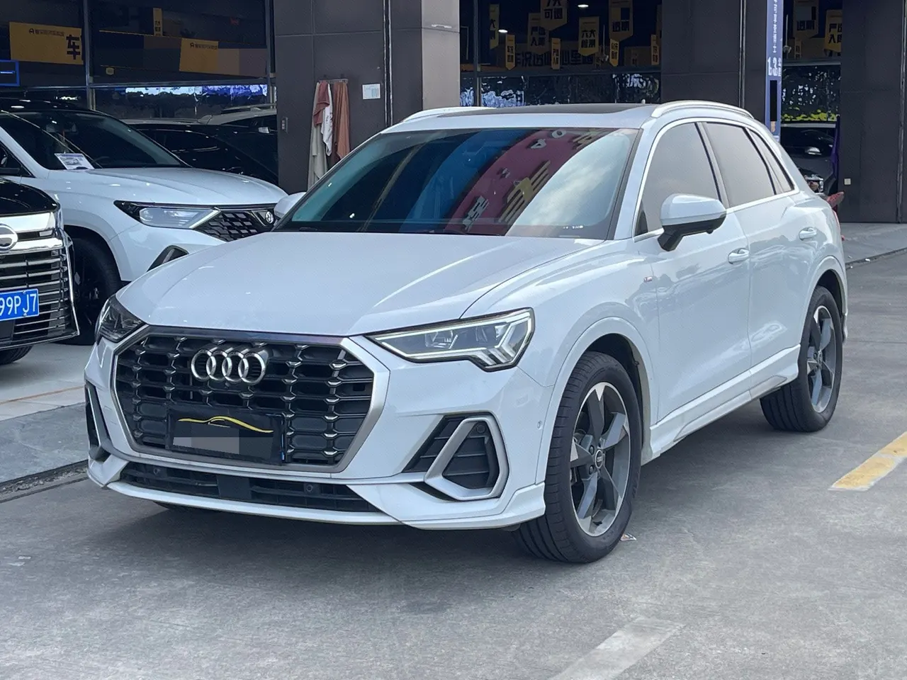Open image lightbox: Audi 2022 Q3 1.4TFSI 35TFSI Fashion Dynamic Automatic