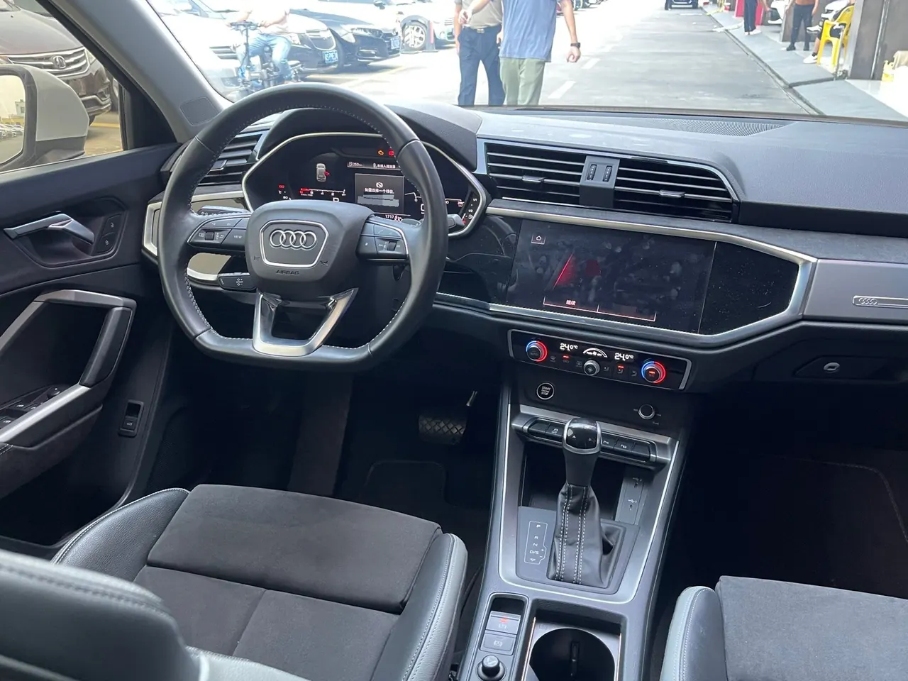 Audi 2022 Q3 1.4TFSI 35TFSI Fashion Dynamic Automatic 10