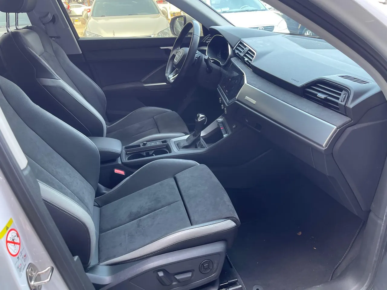 Audi 2022 Q3 1.4TFSI 35TFSI Fashion Dynamic Automatic 2