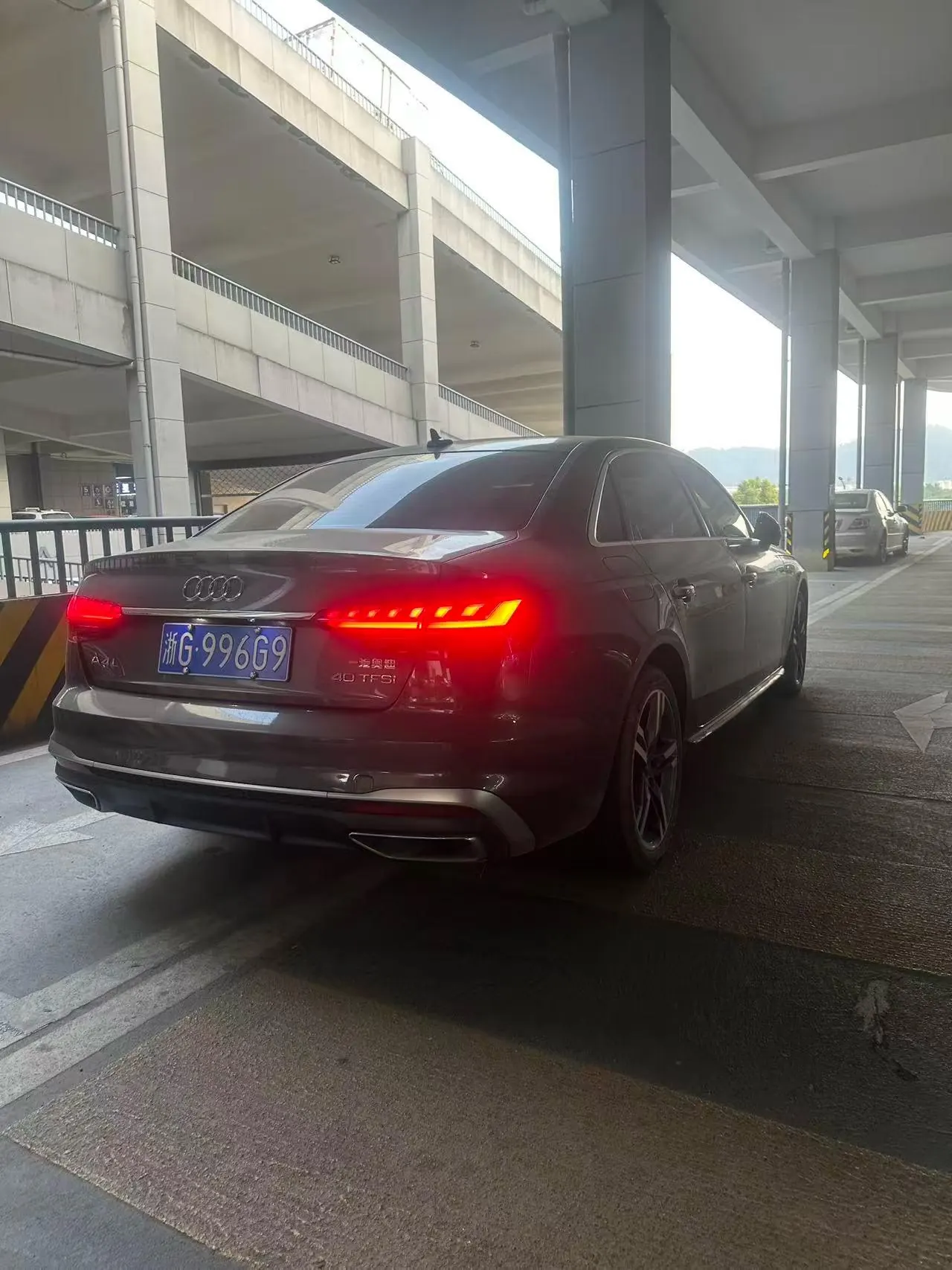 Audi 2022 A4L 2.0TFSI 40TFSI Fashion Dynamic Automatic 5