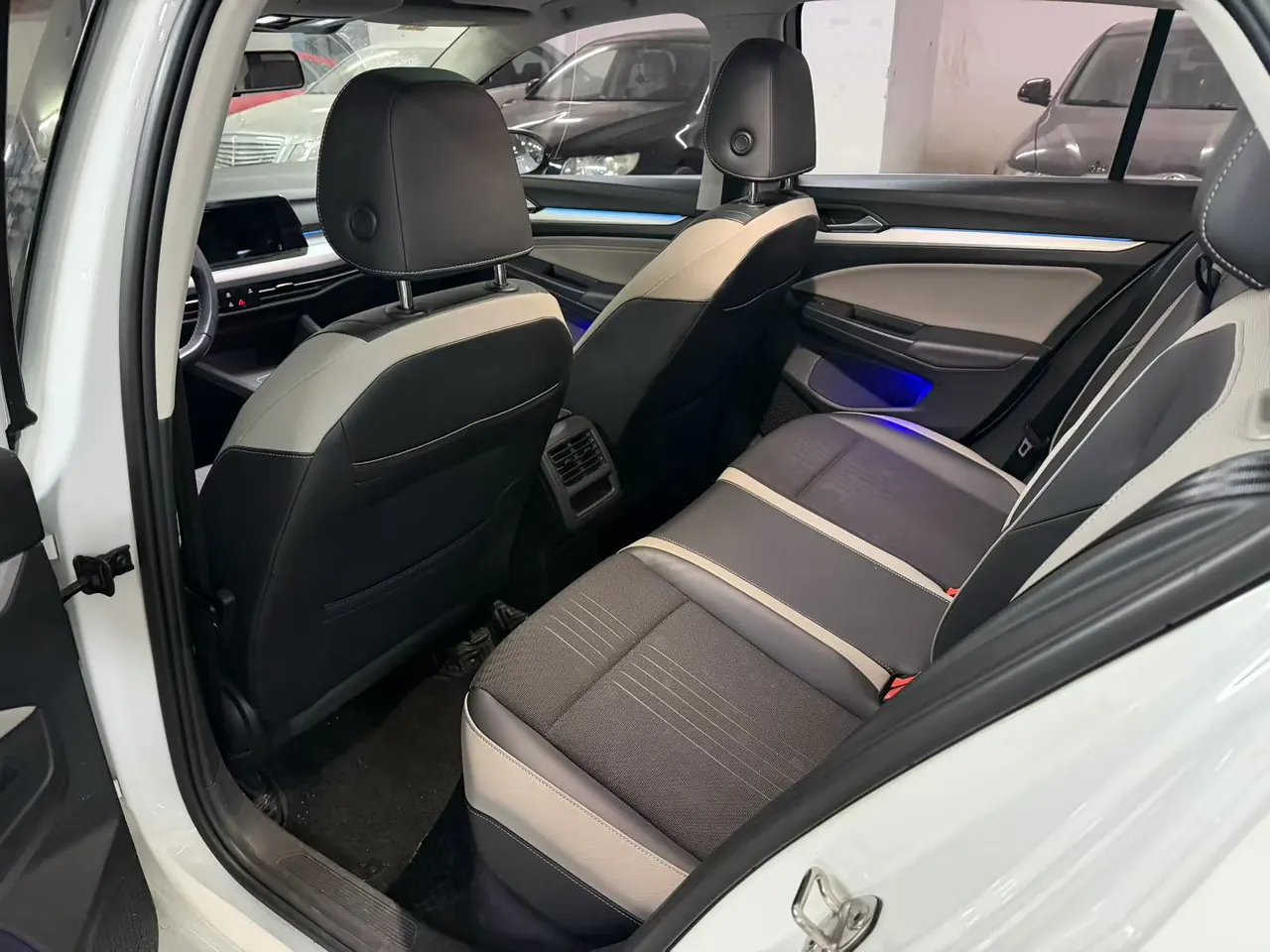 Volkswagen 2021 Golf 8 PRO 1.4TSI 280TSI First Edition Automatic 5