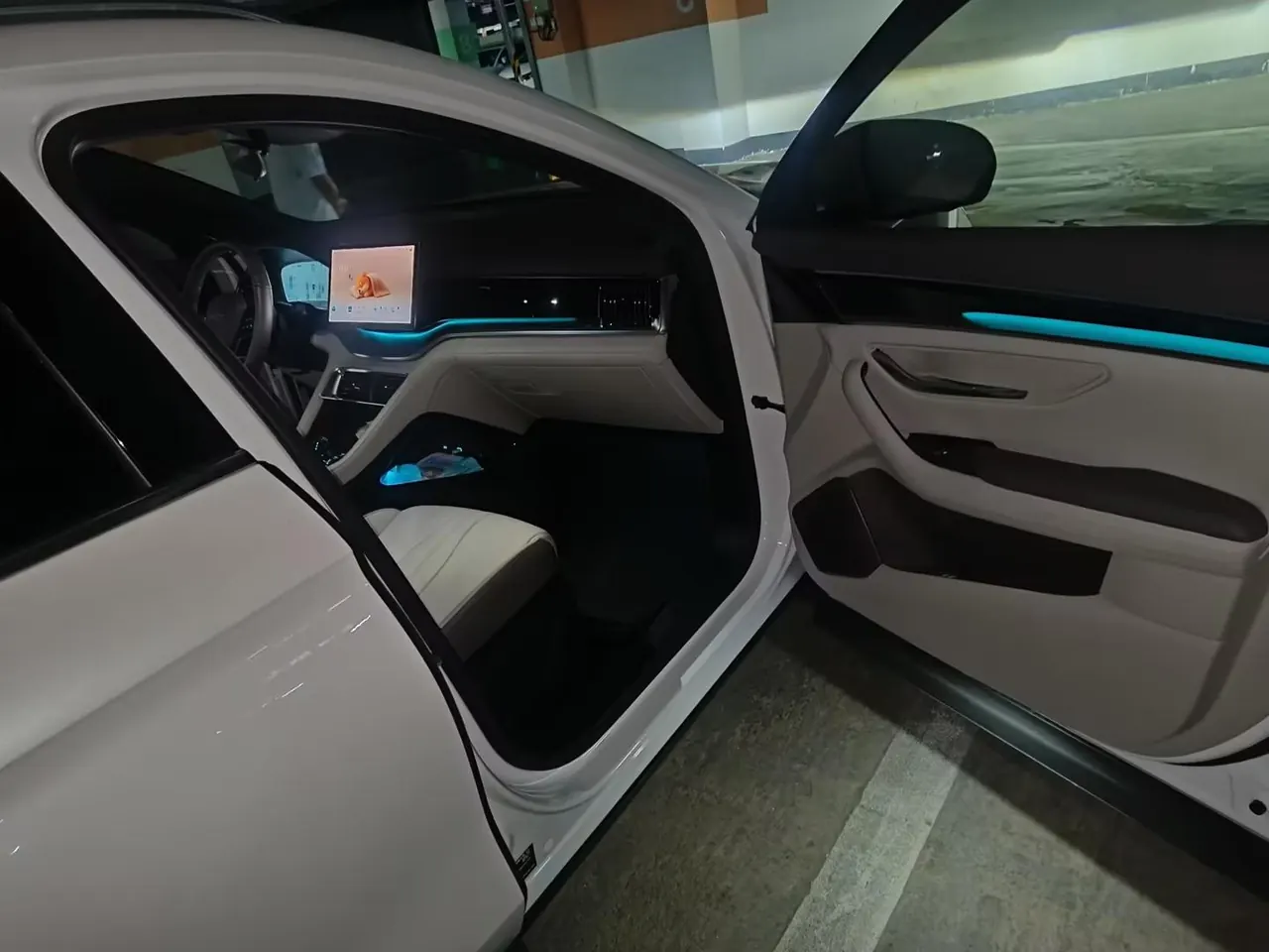 BYD Song PLUS New Energy 2025 Song PLUS DM-i 1.5 Stepless Smart Driving Edition 112KM Honorable Automatic Gear 6