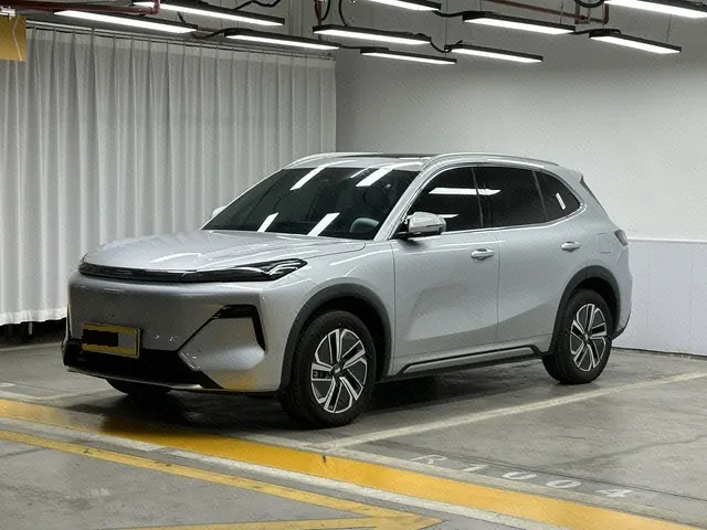 Geely Galaxy 2025 Starship 7 EM-i 1.5 120km Discovery Edition Automatic Gear - View 1
