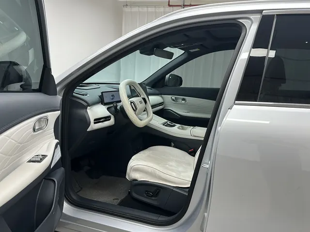 Geely Galaxy 2025 Starship 7 EM-i 1.5 120km Discovery Edition Automatic Gear 6