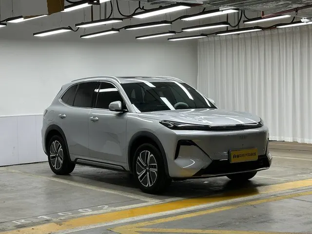 Geely Galaxy 2025 Starship 7 EM-i 1.5 120km Discovery Edition Automatic Gear 8