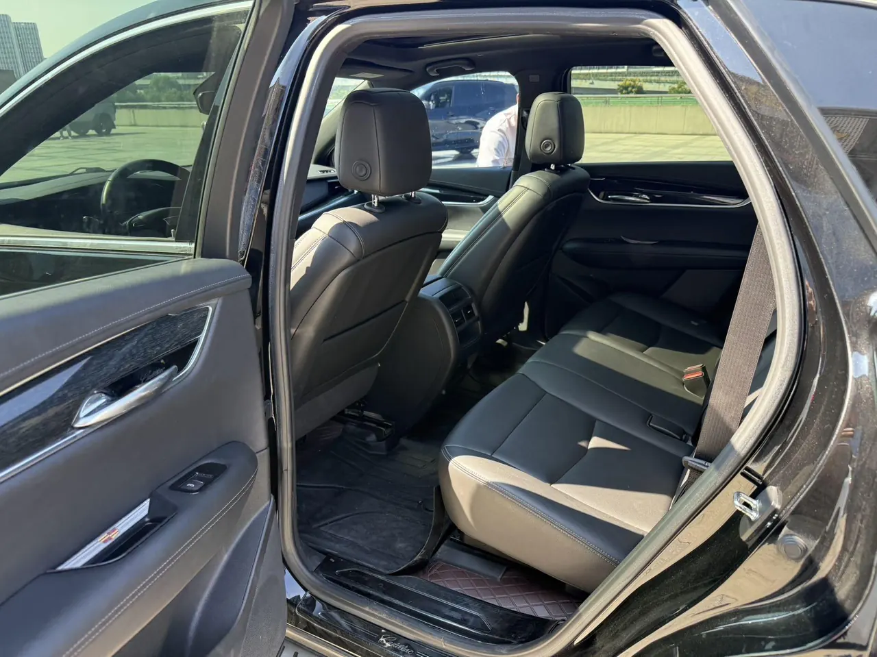 Cadillac 2022 XT5 48V 2.0T Two-Drive Luxury Automatic Gear 3