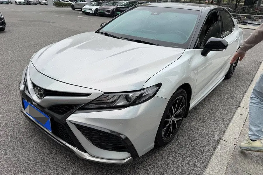 Открыть галерею: Toyota 2021 Camry 2.0S Stepless Front Edition Automatic Gear