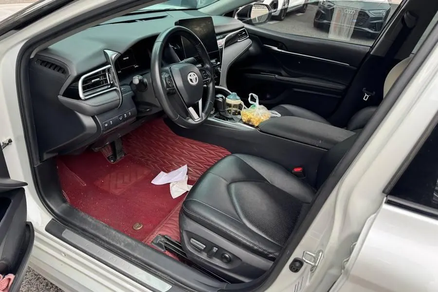 Toyota 2021 Camry 2.0S Stepless Front Edition Automatic Gear 3
