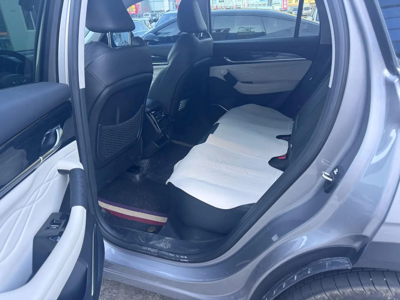 Geely 2024 XingyueL (Monjaro) 2.0TD High Power Two-Drive Enovate Edition Automatic Transmission 3