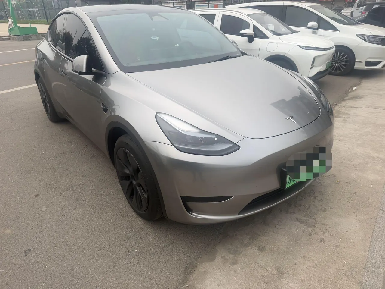 Tesla 2024 Model Y rear-wheel drive version automatic transmission 3