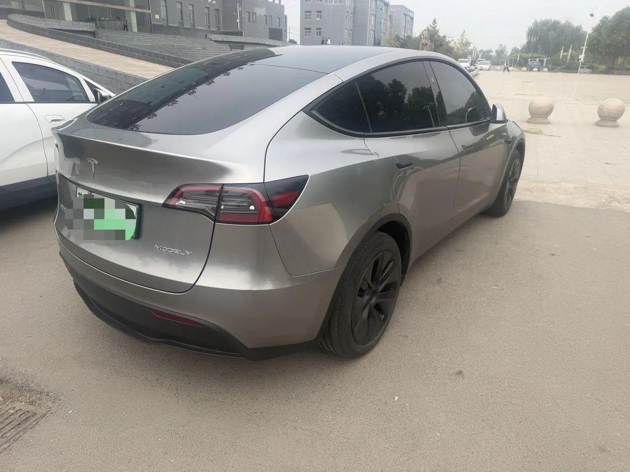 Tesla 2024 Model Y rear-wheel drive version automatic transmission 5