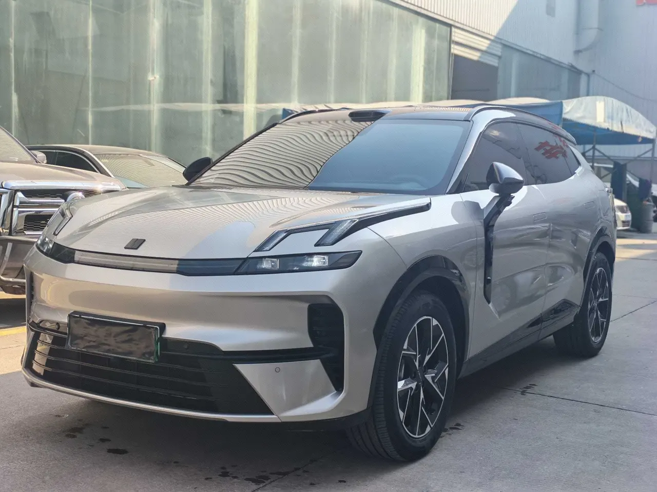 LYNK&amp;CO 2026 LYNK&amp;CO 08 EM-P 1.5T 160 Long Endurance Max Automatic - View 1