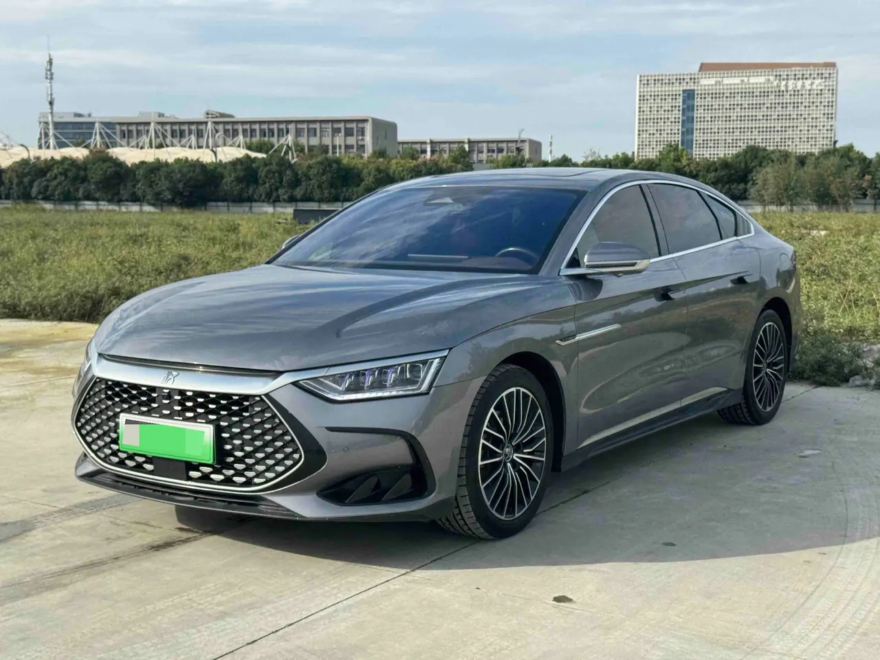 BYD 2022 Han DM-i 1.5T stepless 121KM exclusive automatic gear 2