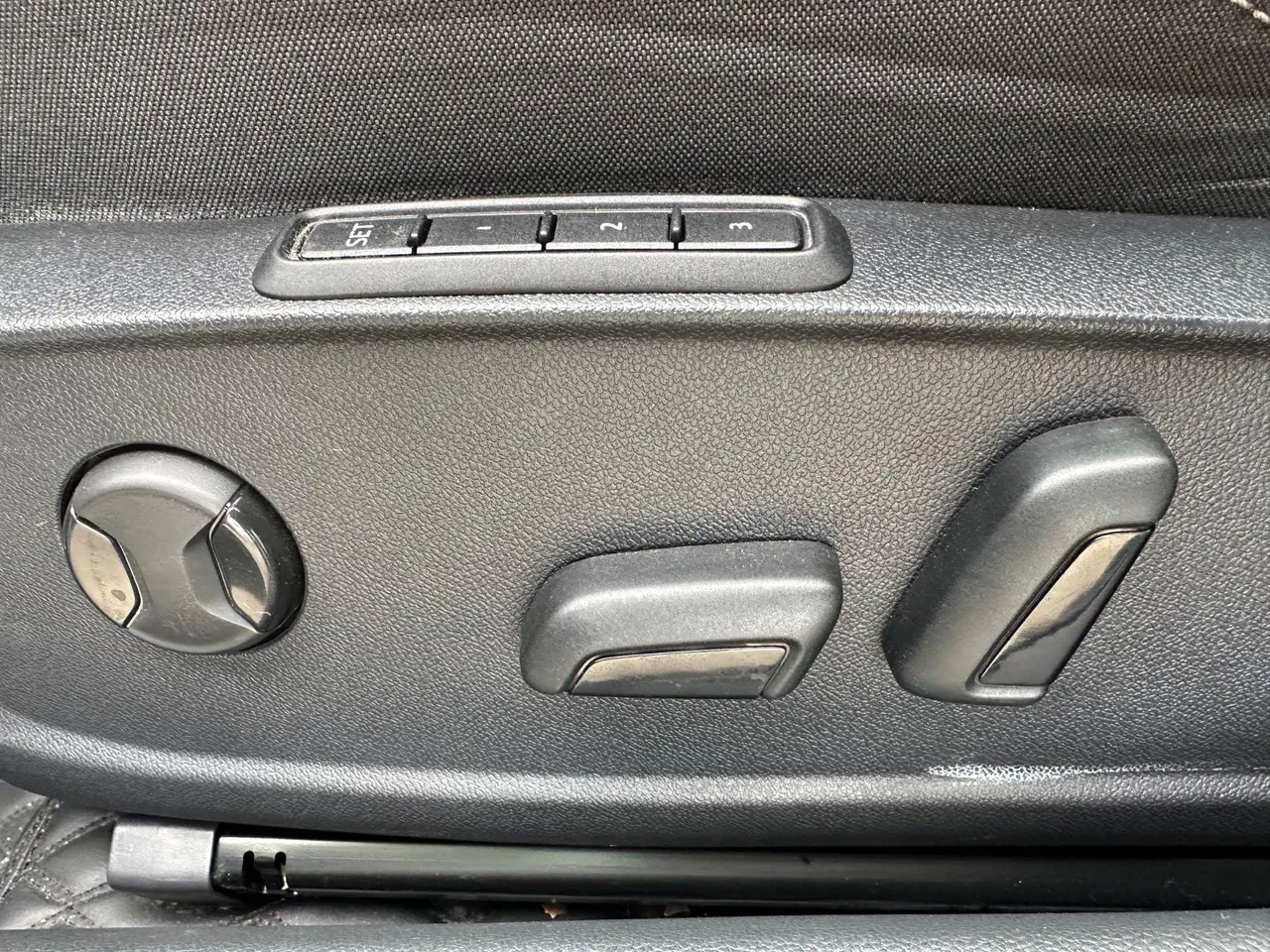 Volkswagen 2021 Golf 8 R-Line 1.4TSI 280TSI Automatic 12
