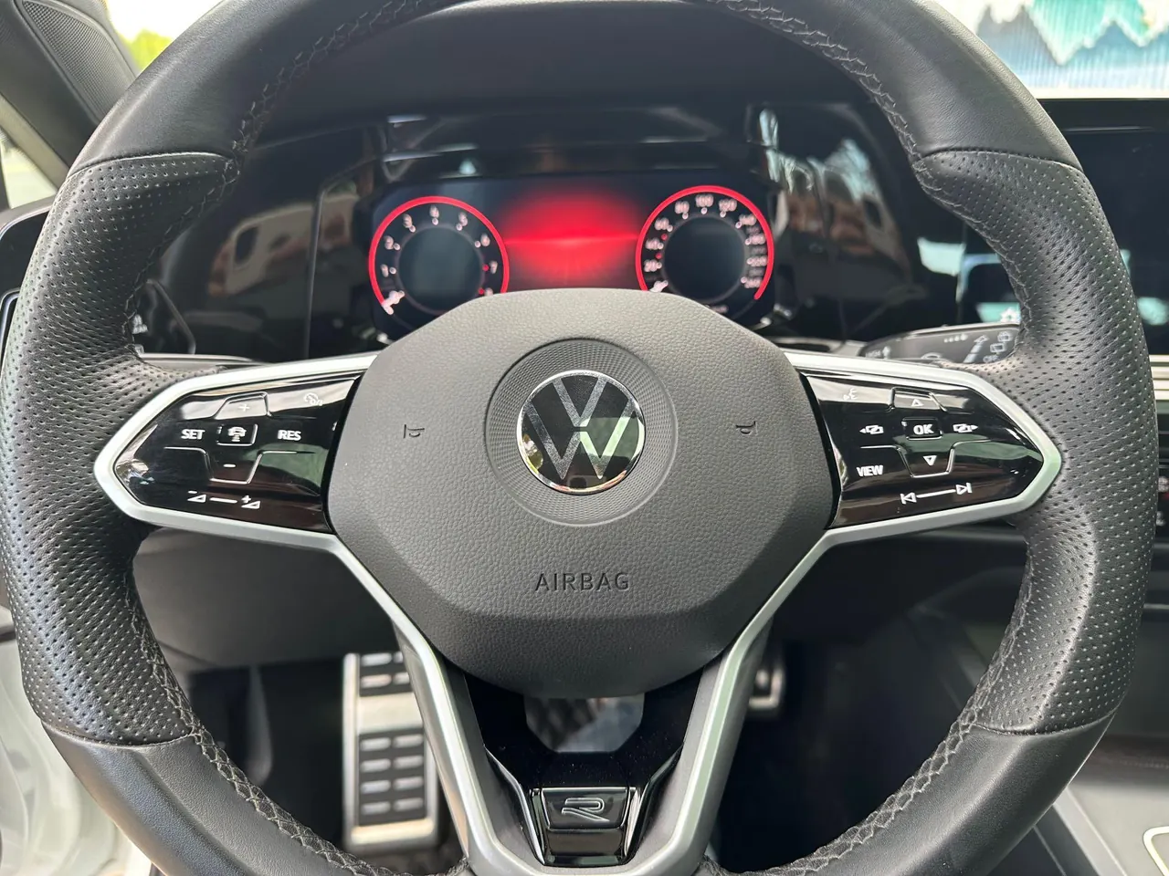 Volkswagen 2021 Golf 8 R-Line 1.4TSI 280TSI Automatic 13