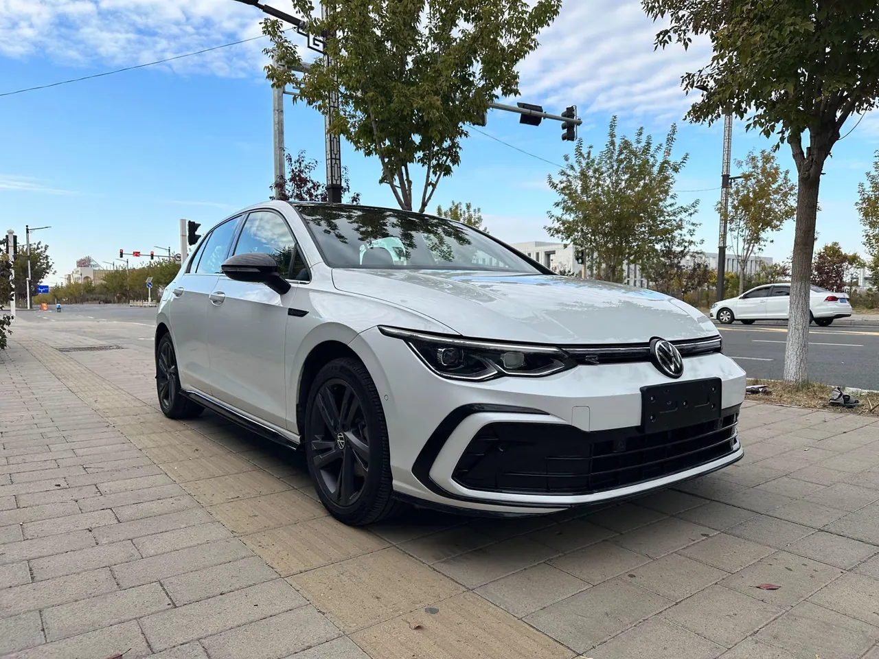 Volkswagen 2021 Golf 8 R-Line 1.4TSI 280TSI Automatic 2