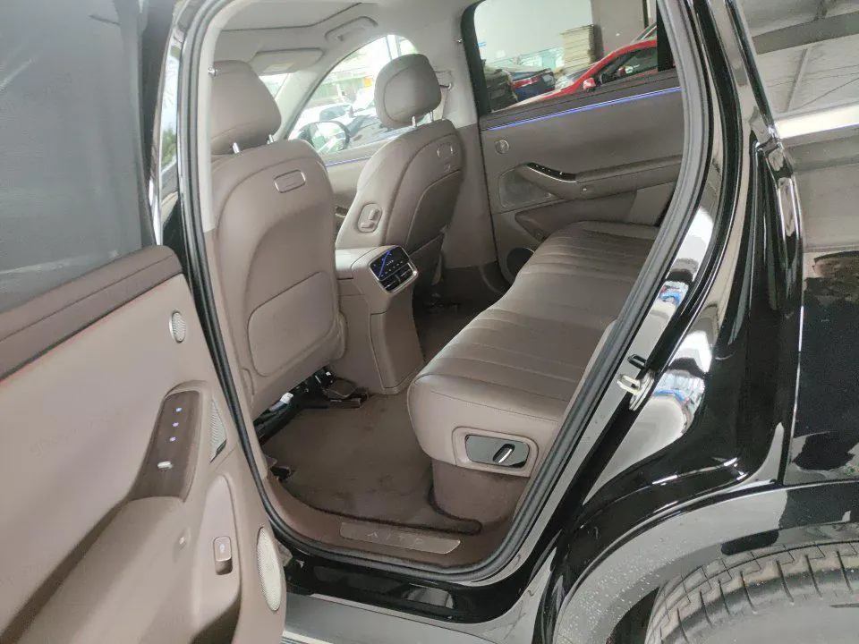AITO 2026 AITO M7 extended range Ultra 4-wheel drive version 5 (192-line laser Radar) automatic gear 3