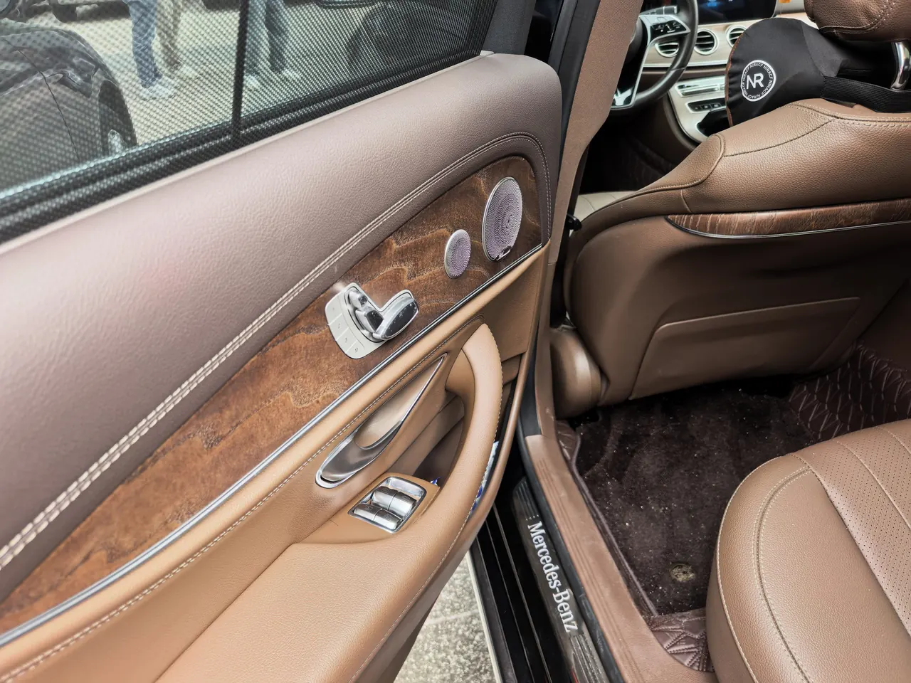 Mercedes Benz E Class 2023 E 300 L 2.0T Luxury Automatic Gear 3