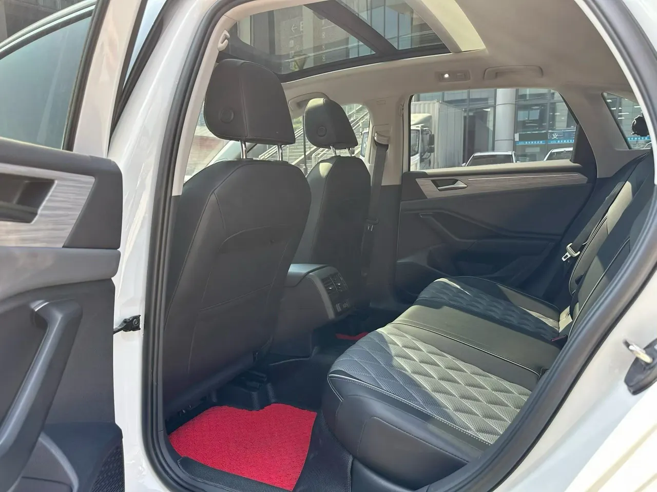 Volkswagen 2023 Sagitar 1.5TSI 300TSI Exceed Edition Automatic 3