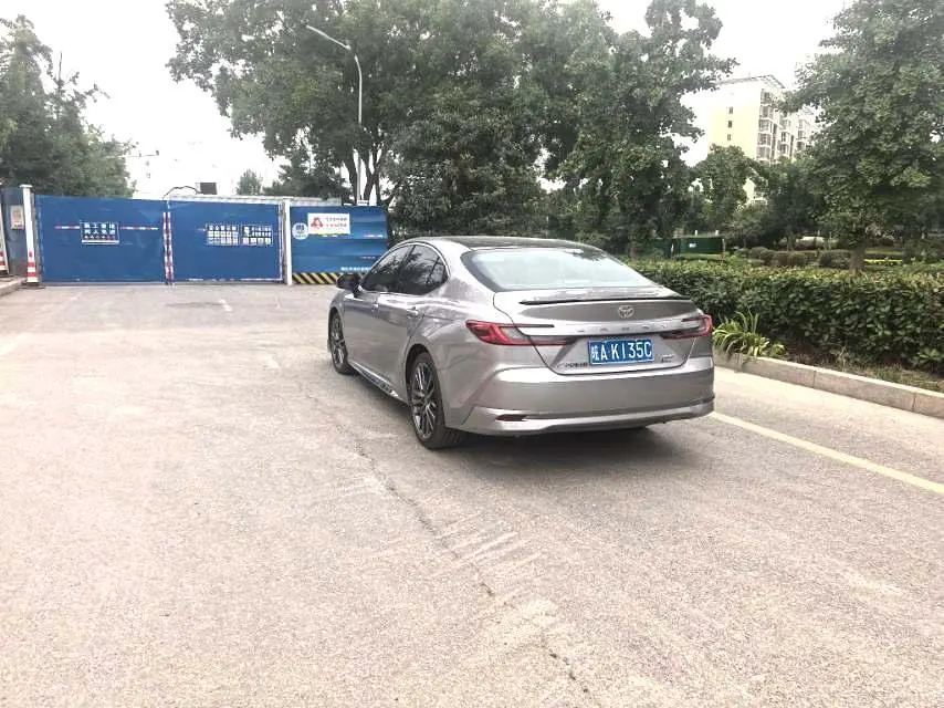 Toyota 2025 Camry Dual Engine 2.0HXS Stepless Brilliant Edition Automatic Gear 3