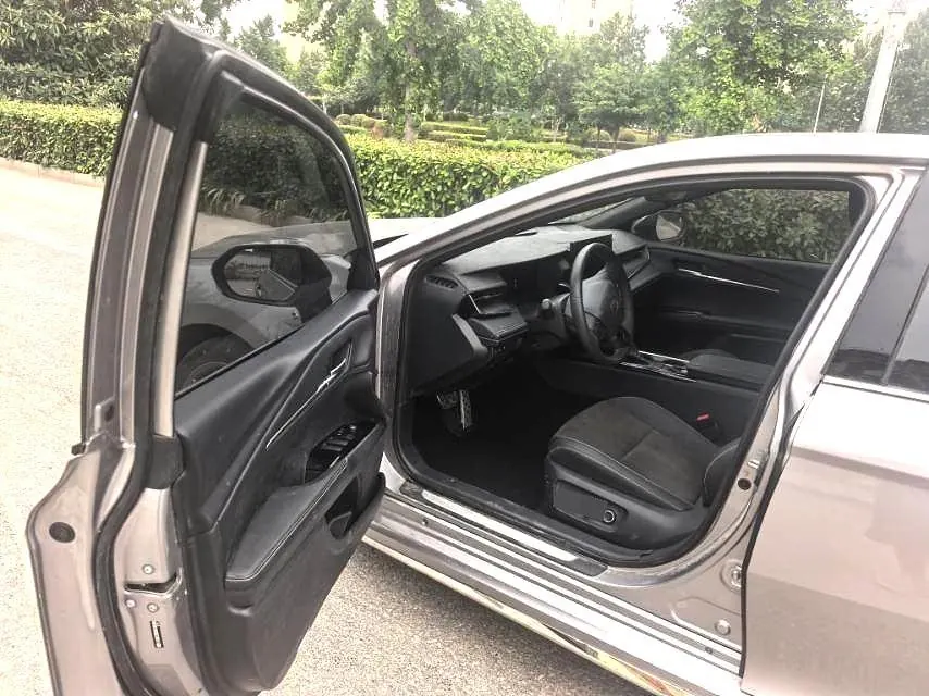 Toyota 2025 Camry Dual Engine 2.0HXS Stepless Brilliant Edition Automatic Gear 5