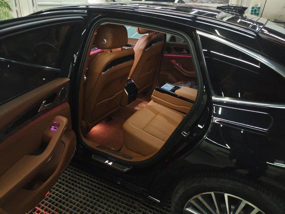 HongQi 2022 H9 48V 2.0T Zhilian Flag Edition Automatic Gear 5