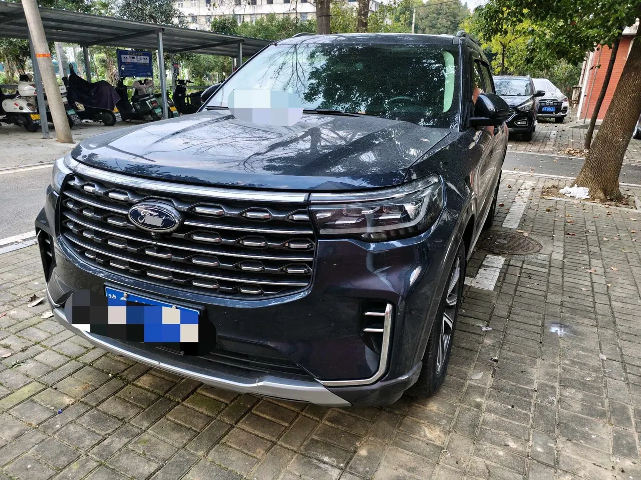 Ford 2023 Explorer 2.3T EcoBoost 285 4-wheel fashion plus 7-seat automatic gear 2