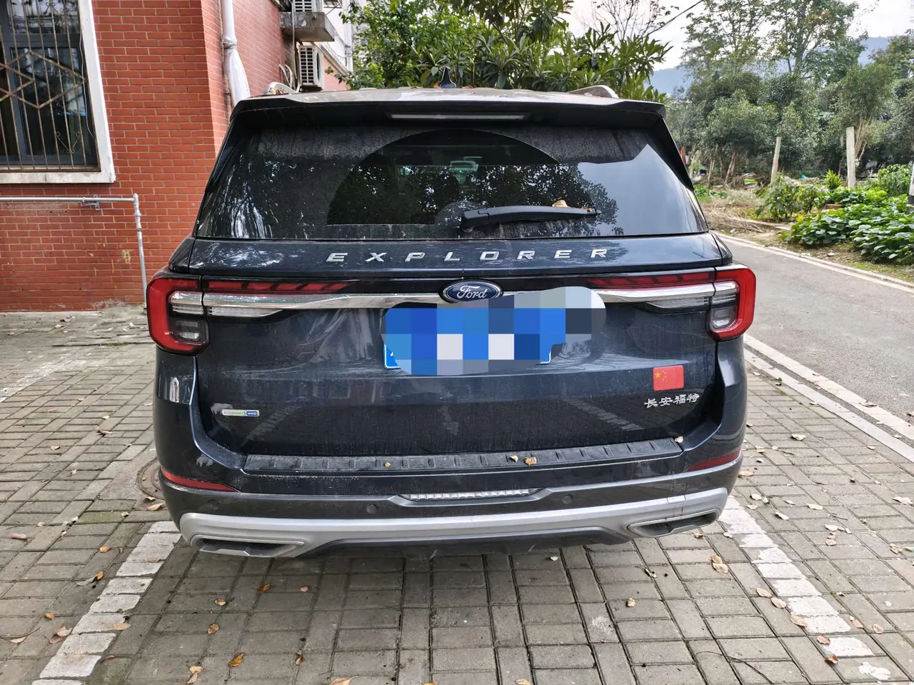 Ford 2023 Explorer 2.3T EcoBoost 285 4-wheel fashion plus 7-seat automatic gear 5