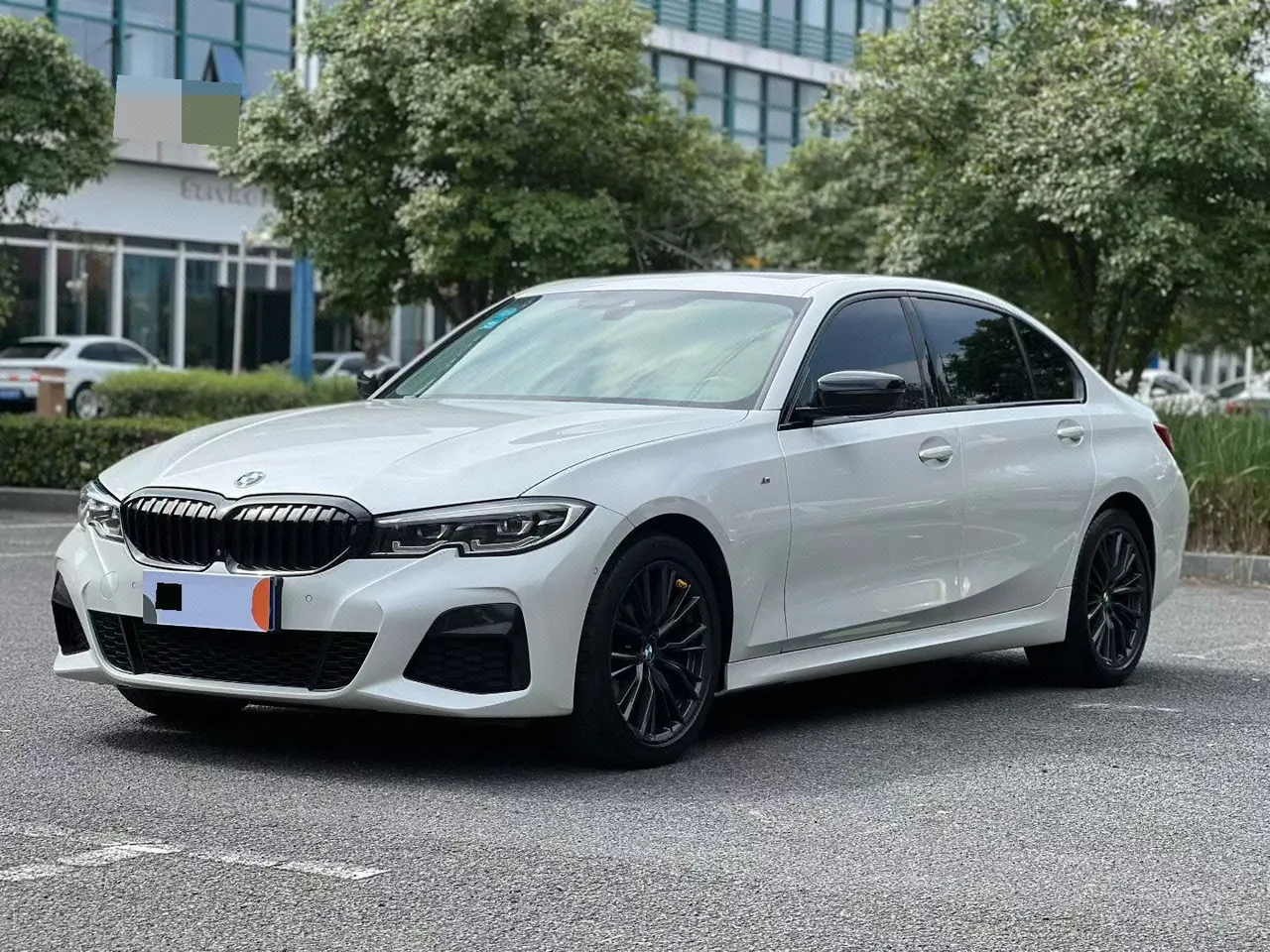 Открыть галерею: BMW 3 Series 2020 325Li 2.0T M Sports Obsidian Night Kit (Changed) Automatic Gear