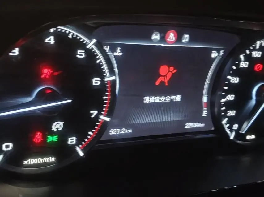 Chuanqi 2021 M6 1.5T 270T Elite Edition 7-seat Manual Gear 5