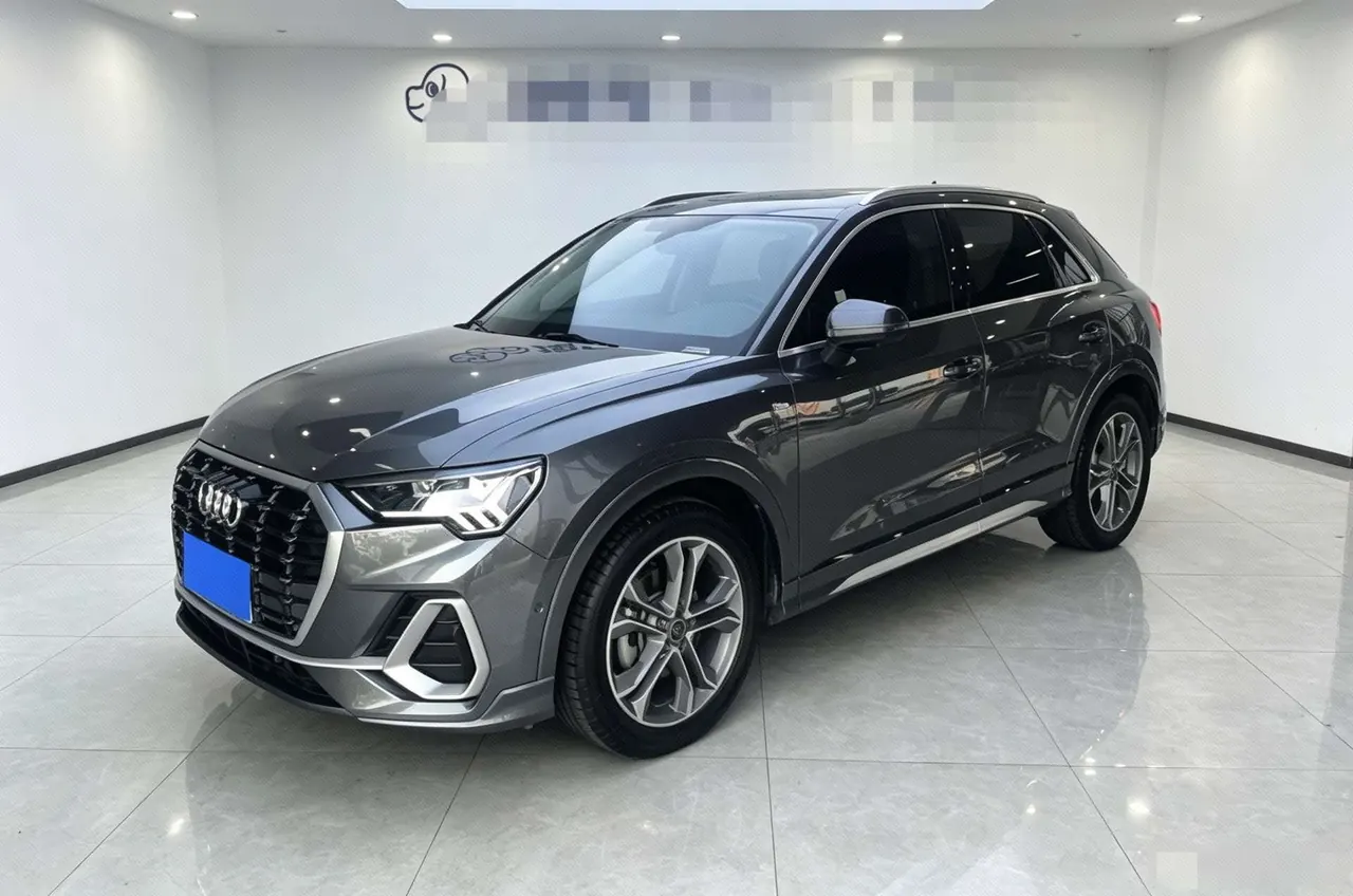 Open image lightbox: Audi 2021 Q3 2.0TFSI 40TFSI Fashion Dynamic Automatic