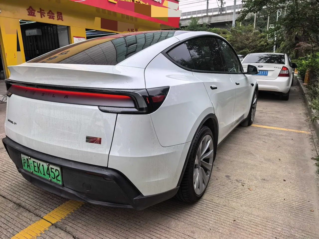 Tesla 2025 Model Y L Long Endurance All-Wheel Drive Automatic Transmission 2