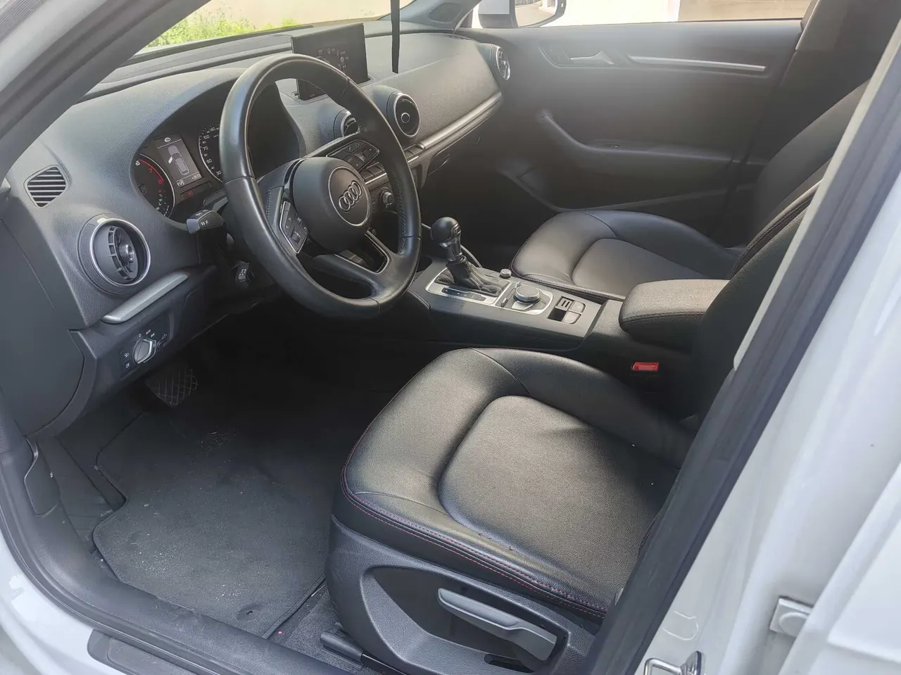 Audi 2020 A3 Sportback 1.4TFSI 35TFSI aggressive automatic gear 4