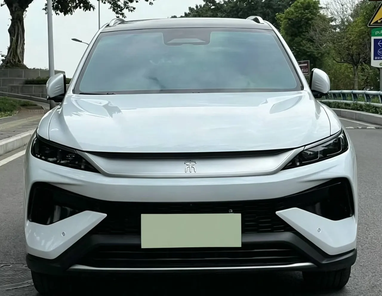 BYD Song Pro New Energy 2025 Song Pro DM-i 1.5 Stepless Smart Driving Edition 115KM Exceed Automatic Gear 5